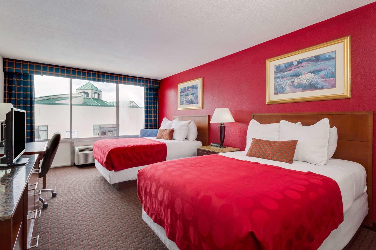 Hotel Ramada By Wyndham Fishkill Exterior foto