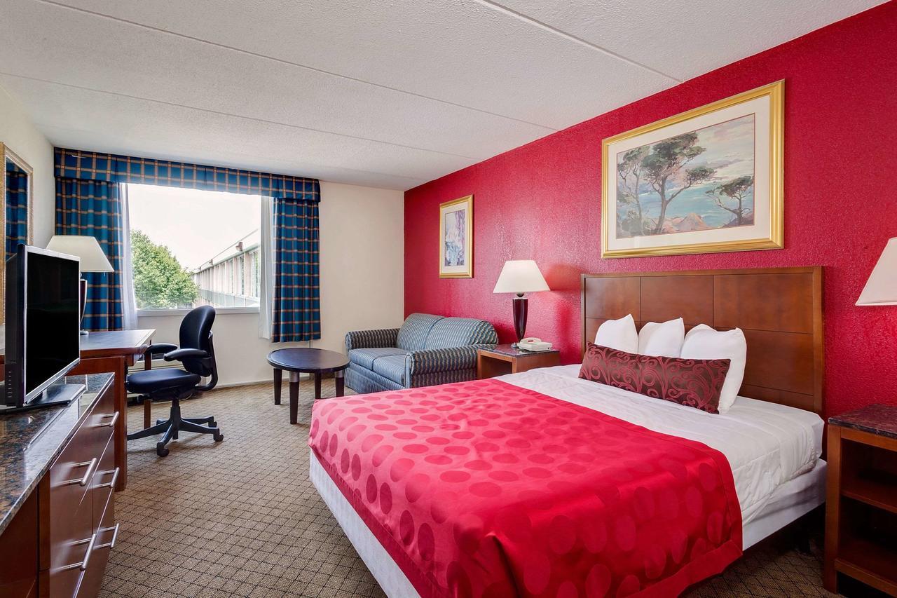 Hotel Ramada By Wyndham Fishkill Exterior foto
